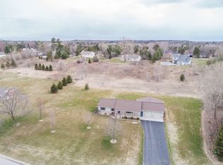 2433 Sand Dollar Ct, Green Bay, WI 54313