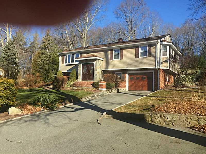 1st image of 41 Maureen Dr