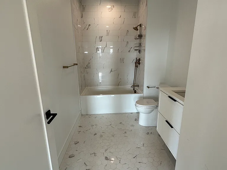 50 Leo M Birmingham Pkwy #604D — Photo 6