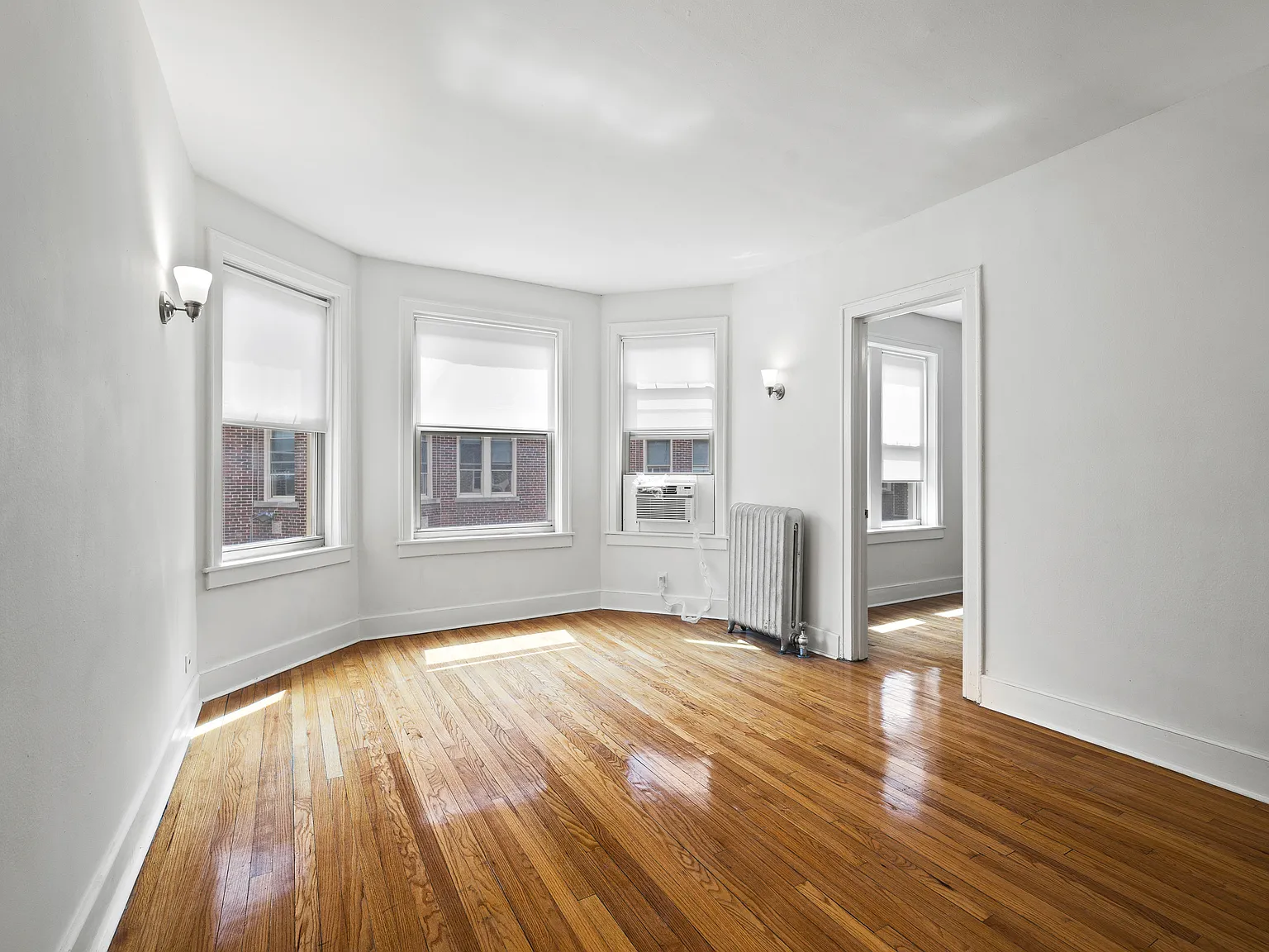 7444 N. Seeley — Photo 1