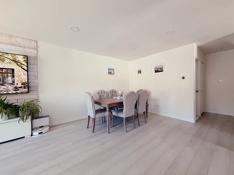 15126 Beverly Dr #2 — Photo 3