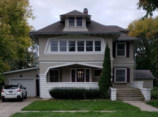 106 E 2nd St, Storm Lake, IA 50588