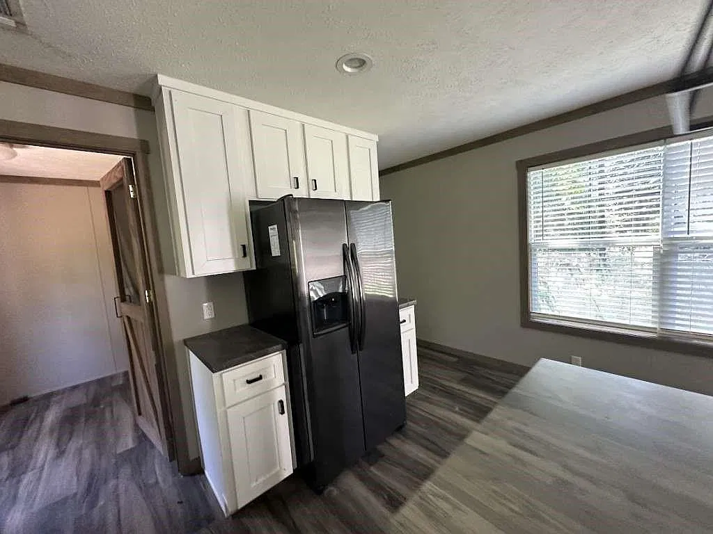 3 bed, 2.0 bath, 1100 sqft, $1,895 — Photo 2