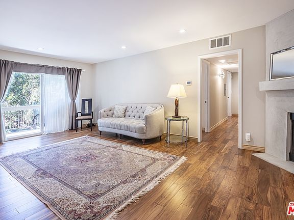4th image of 1262 S Barrington Ave APT 202