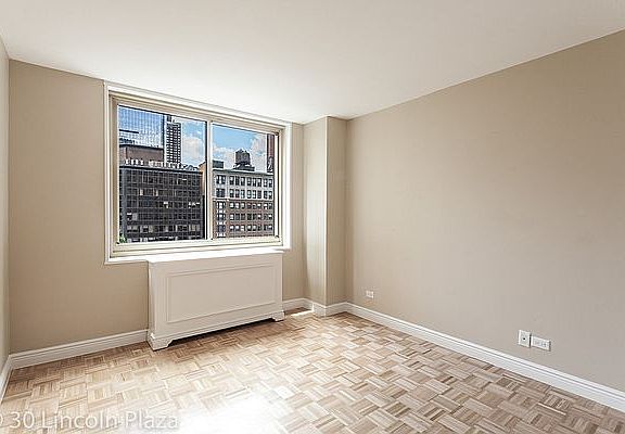 3rd image of 30 W 63rd St APT 9F
