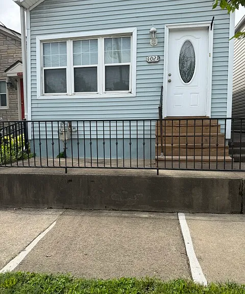 1021 Payne St — Photo 1