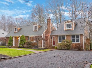 31 Bay Rd, Brookhaven, NY 11719