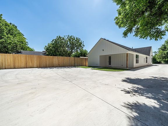 2nd image of 1317 Wood Ave