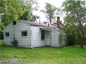 4th image of 4616 Middle Dr