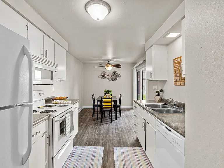 Irving Place Apartments — Photo 71
