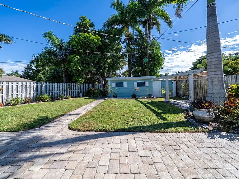 4464 E Riverside Dr — Photo 25
