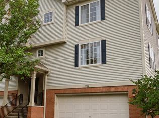 261 Evergreen Cir, Gilberts, IL 60136