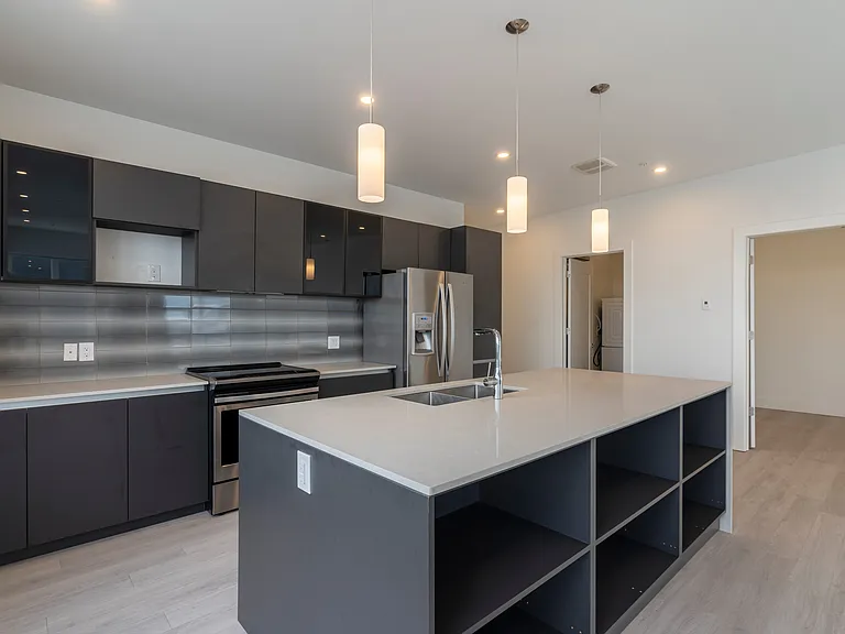 172 Wentworth Dr — Photo 6