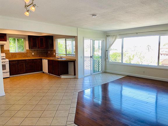 5th image of 127 Avenida Florencia #B