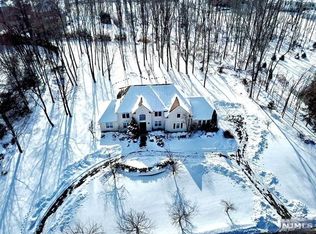 118 Seminary Dr, Mahwah, NJ 07430