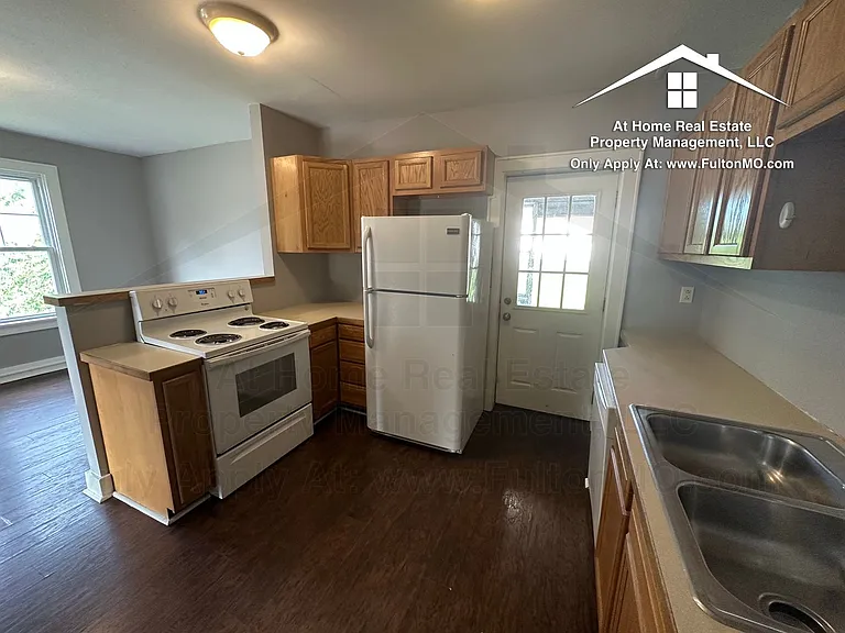 835 Nichols St — Photo 12