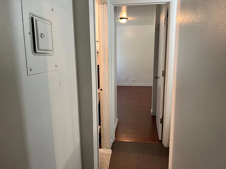 68 E 200 N #8 — Photo 8