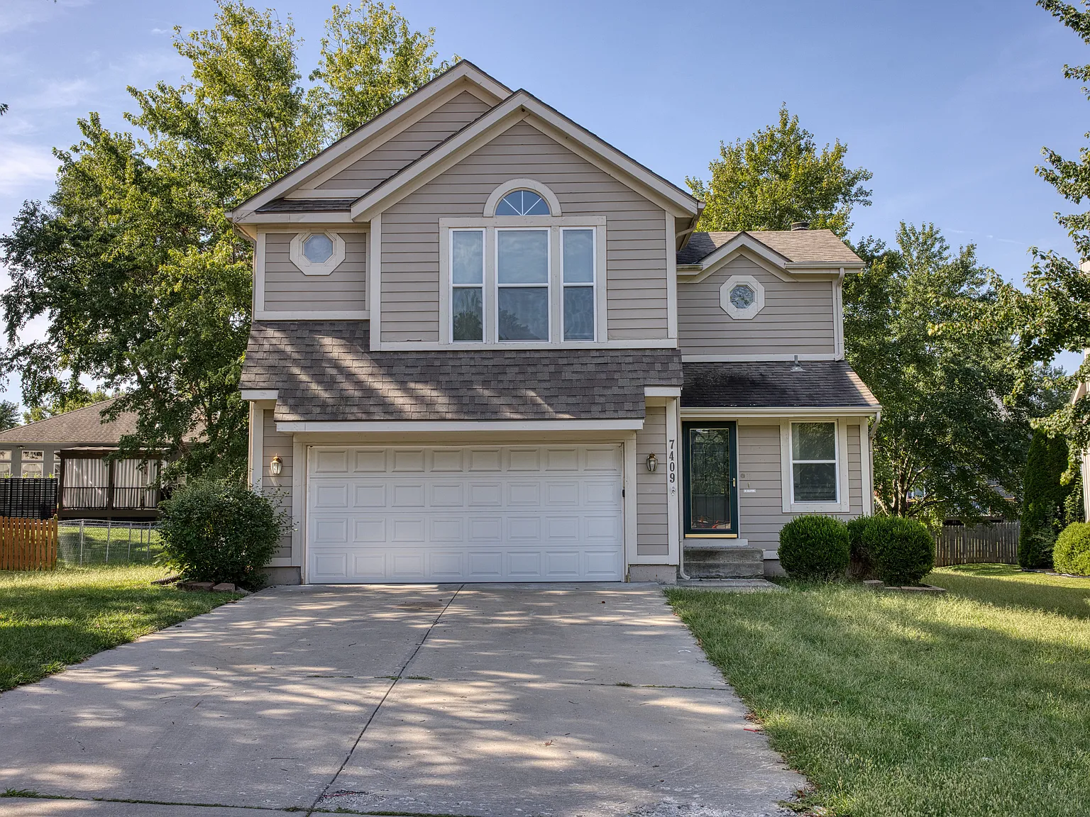 3 bed, 1612 sqft, $2,600 — Photo 1