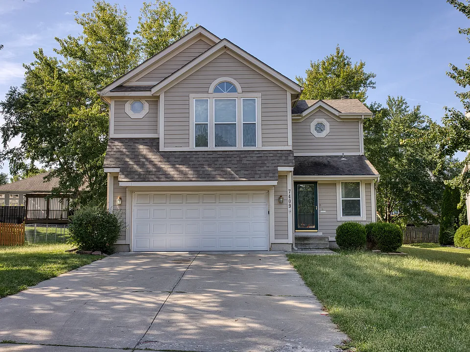 7409 W 155th Ter
