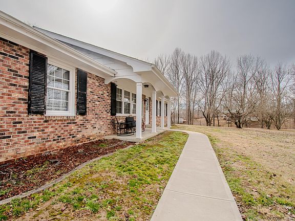 4th image of 1104 Short Hollow Rd