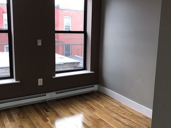 4th image of 734 Miller Ave APT 2R