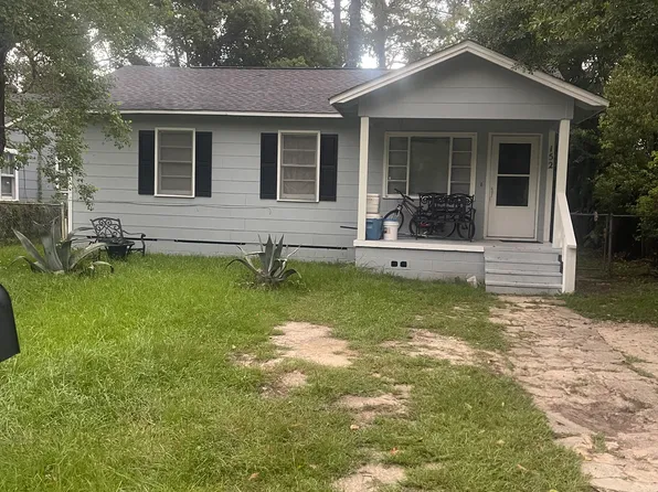 152 10th Ave, Chickasaw, AL 36611