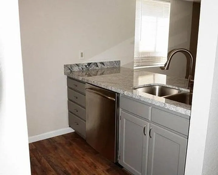 12245 N 21st Ave #1 — Photo 13