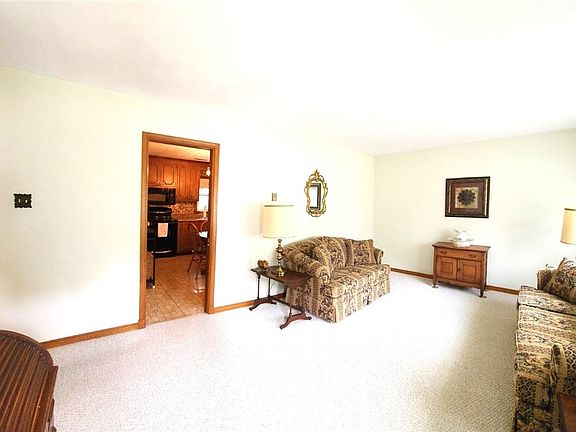 3rd image of 7283 Pegway Ln