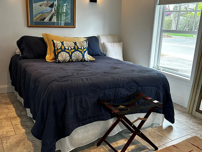 Queen bed