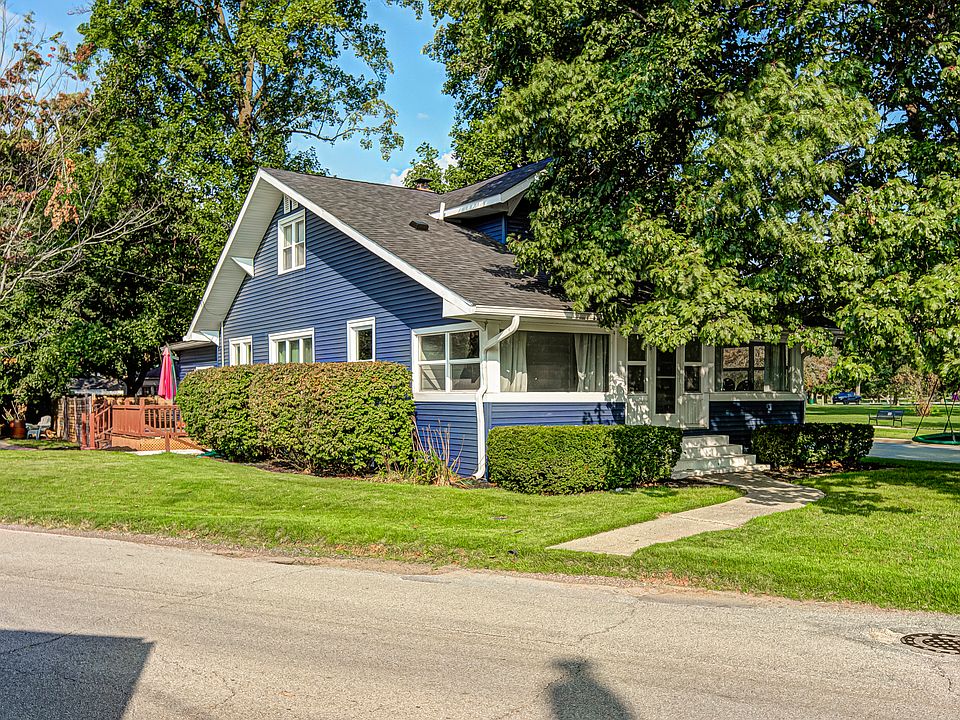 1st image of 102 W Ulen Dr