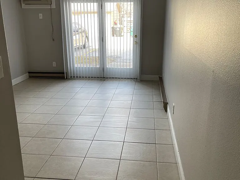 Parkview Apartments — Photo 3