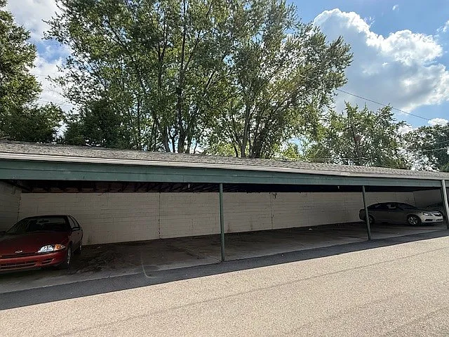 2 bed, 800 sqft, $1,000 — Photo 3