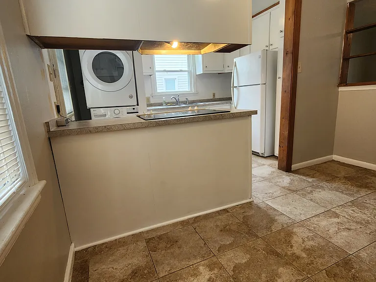 726 Grove St — Photo 12