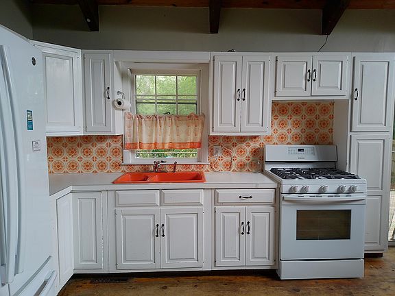 5th image of 82 Gooseberry Lane
