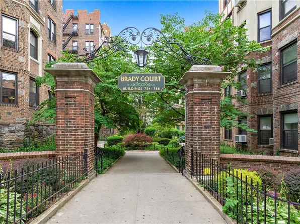 754 Brady Avenue #205, Bronx, NY 10462