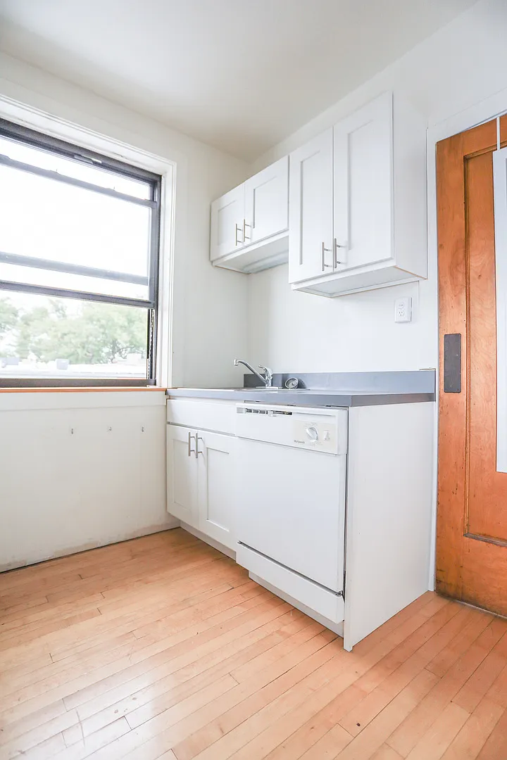 1 bed, $1,800 — Photo 2