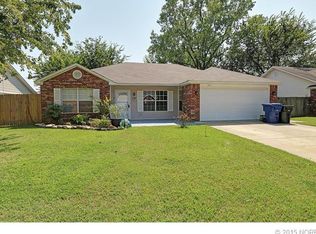 521 Buckingham Dr, Claremore, OK 74017
