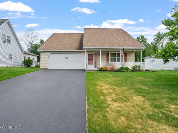 18 Cartwheel Drive, Scotia, NY 12302