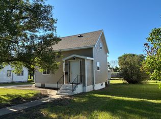 614 E 3rd St, Miller, SD 57362