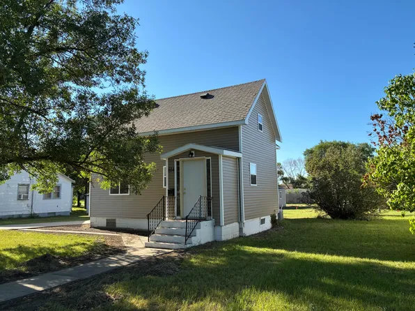 614 E 3rd St, Miller, SD 57362