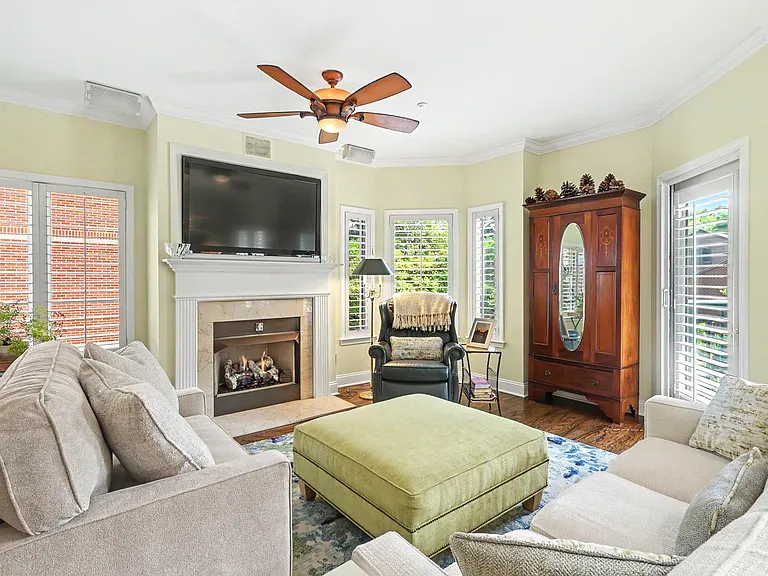 401 N Church St #208 — Photo 1