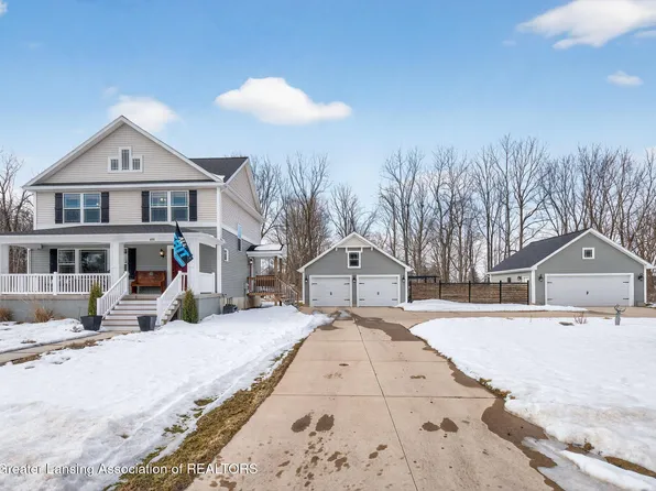 401 Oakwood Dr, Charlotte, MI 48813