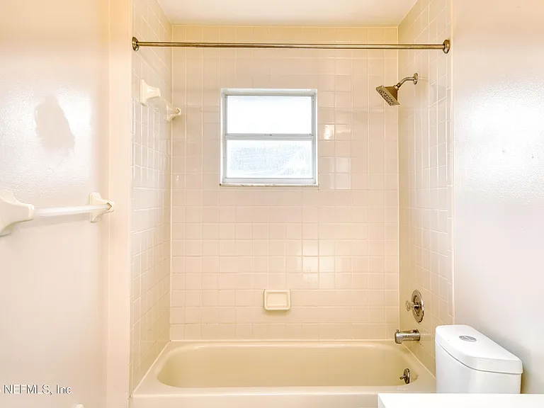 5628 Loma Vista Dr W — Photo 36