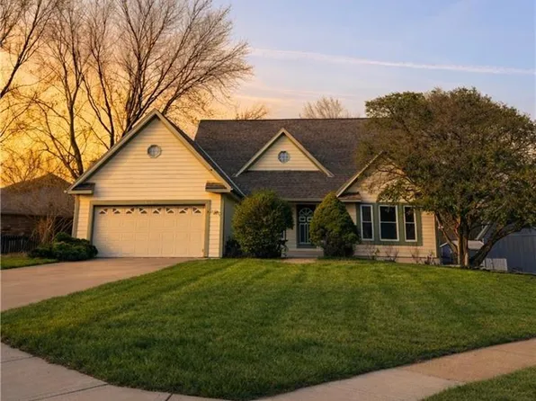 316 N Pinon St, Olathe, KS 66061