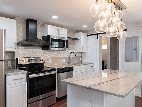 4th image of 278B N End Blvd #1