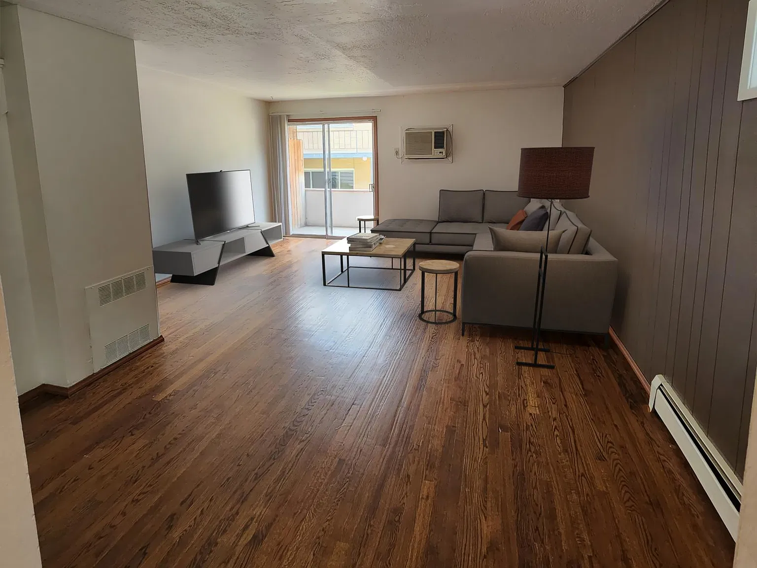 1214 W 10th Ave — Photo 2