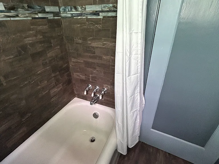 2712 Humboldt St — Photo 23