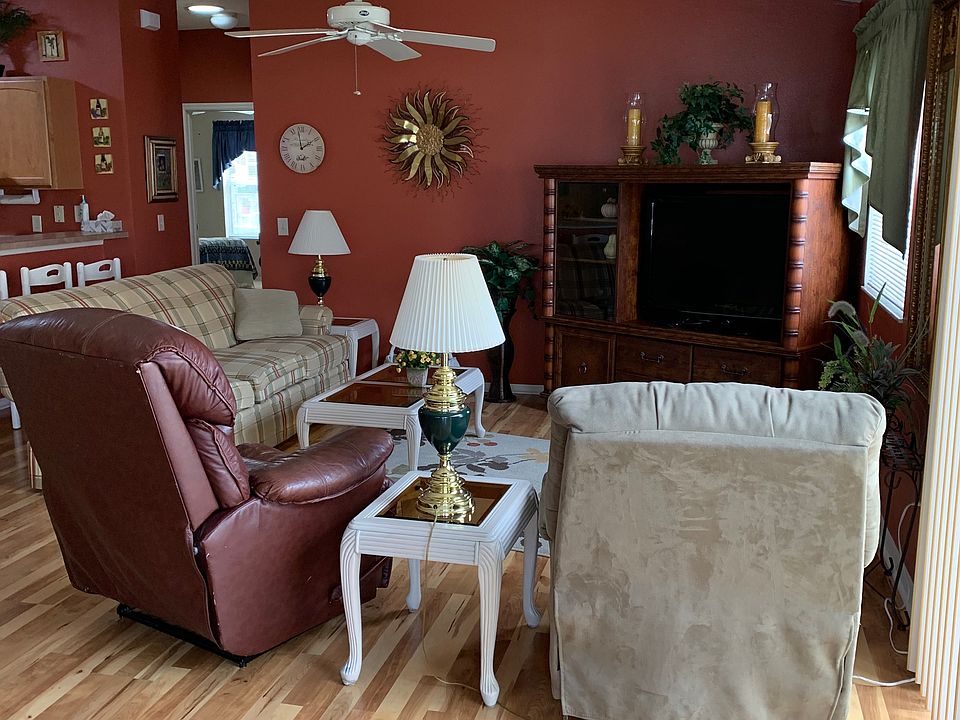 1st image of 818 Eaglemont Ave