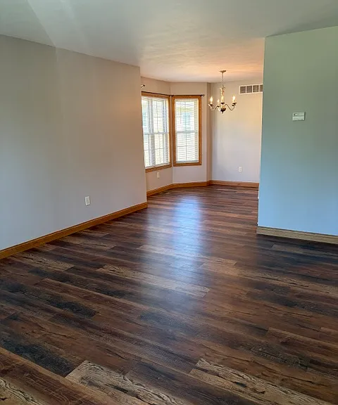 410 Commercial Ave SW #1 — Photo 4