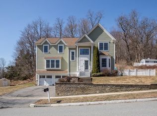 4 Fairway Dr, Amesbury, MA 01913